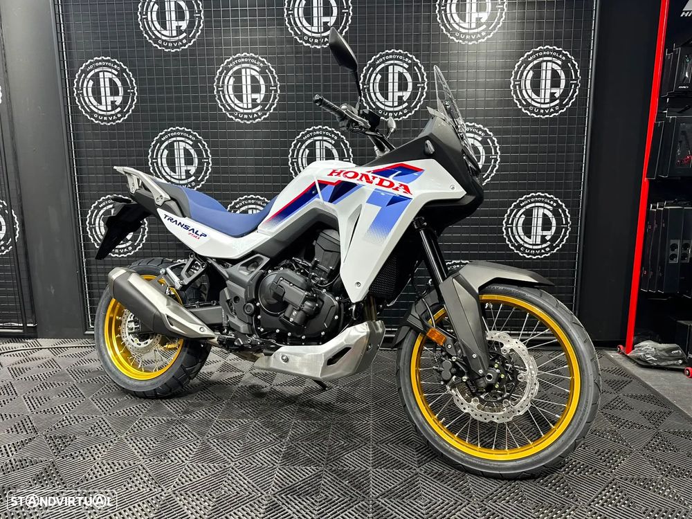 Honda XL 750 TRANSALP E-CLUTCH 2026 - 1