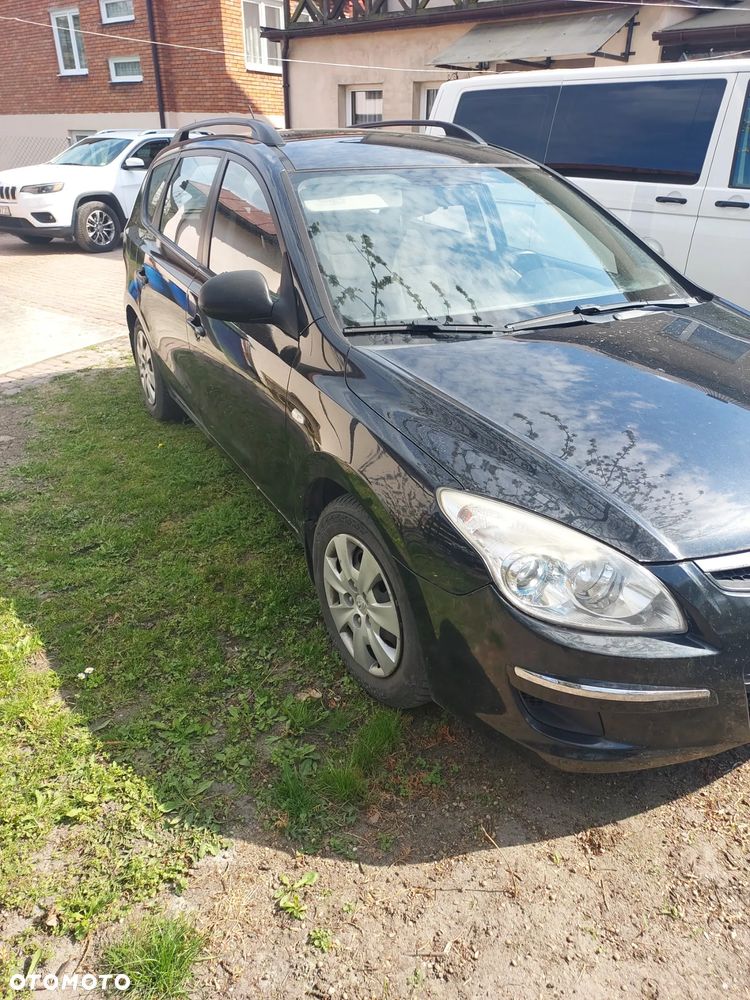 Hyundai i30 1.6 CRDi Base + - 2