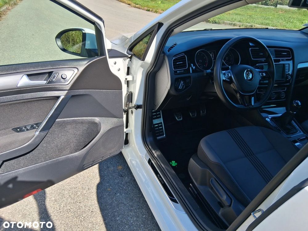 Volkswagen Golf 1.2 TSI BlueMotion Technology Allstar - 22