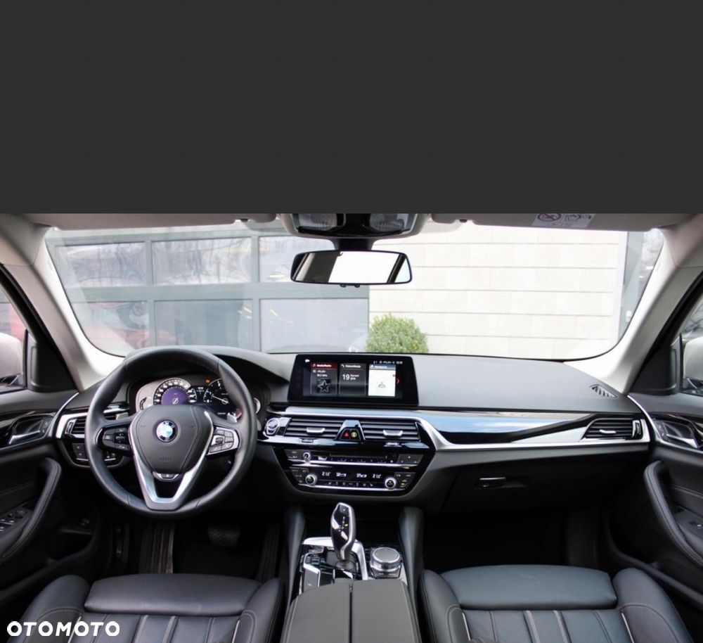 BMW Seria 5 520d Sport Line - 27