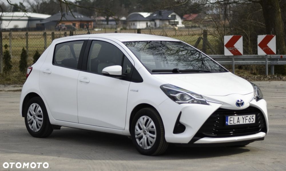 Toyota Yaris Hybrid 100 Premium EU6 - 21