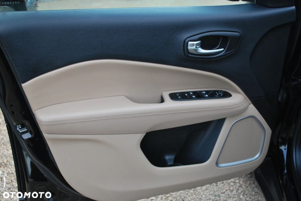 Jeep Compass 1.4 TMair Longitude FWD S&S - 23