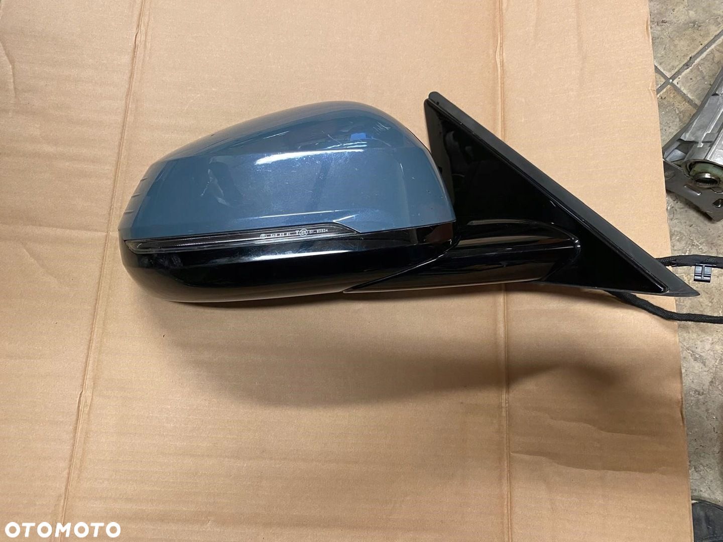 LUSTERKO PRAWE BMW X1 U11 14 PIN 86 EUROPA - 1