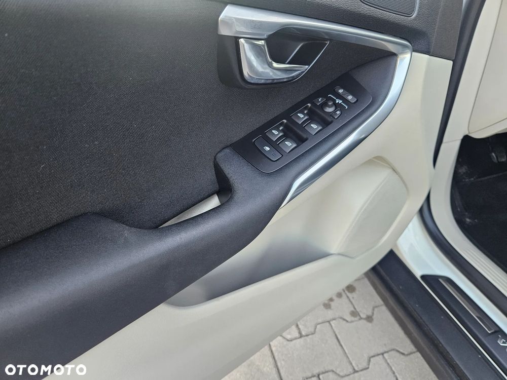 Volvo V40 Cross Country D2 - 11