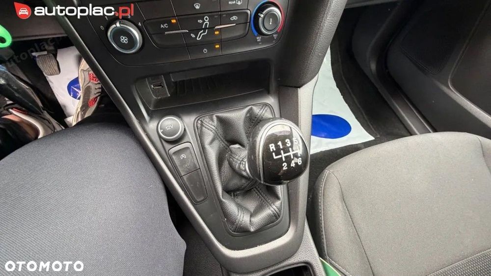 Ford Focus - 36
