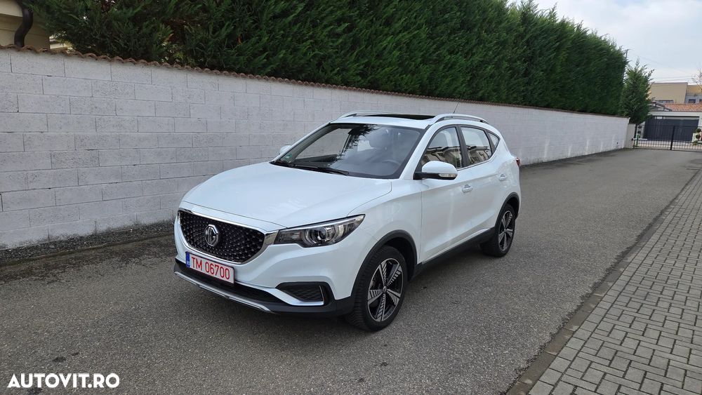 MG ZS EV Luxury - 2
