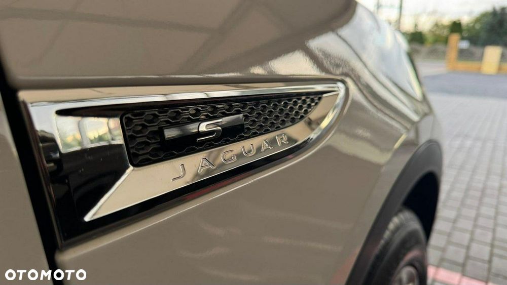 Jaguar E-Pace D180 AWD S - 40