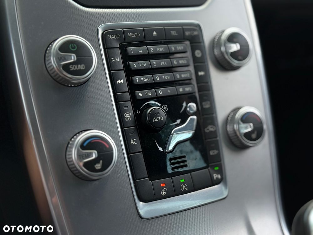 Volvo V70 D4 Geartronic Momentum - 9