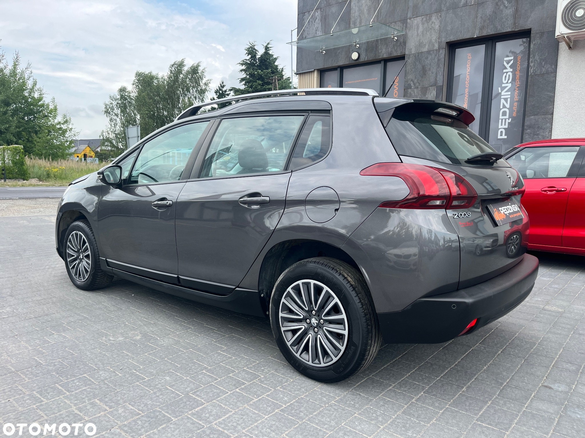 Peugeot 2008 - 4