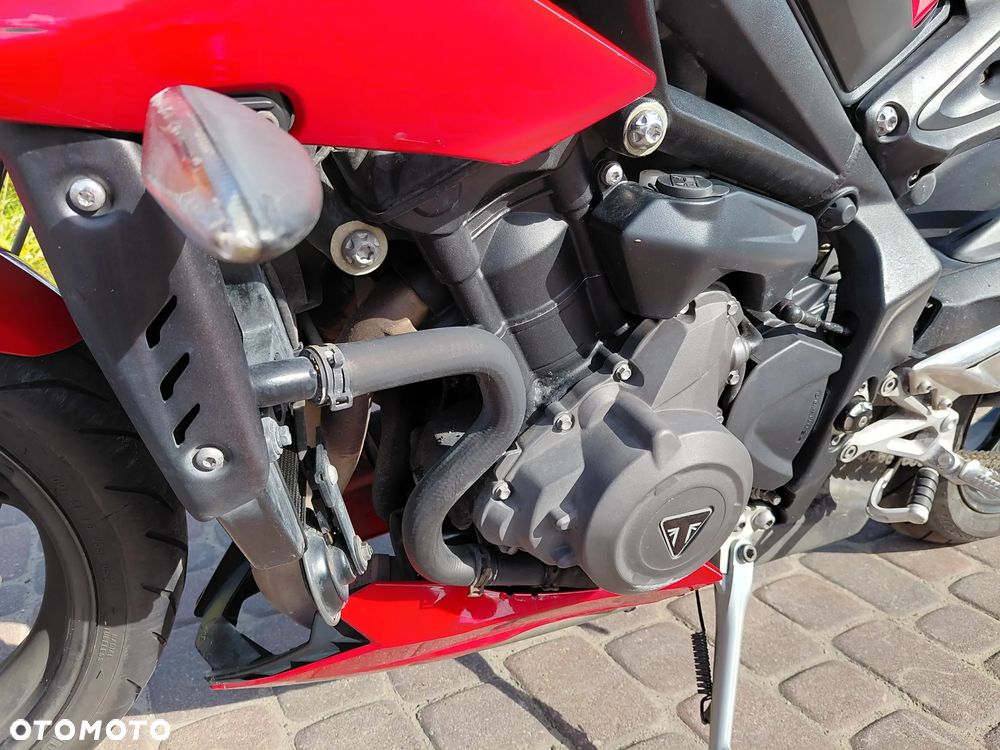 Triumph Street Triple - 15