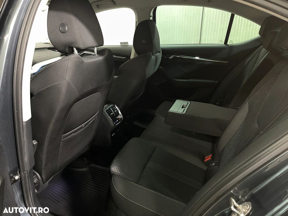 Skoda Octavia 2.0 TDI Style - 12