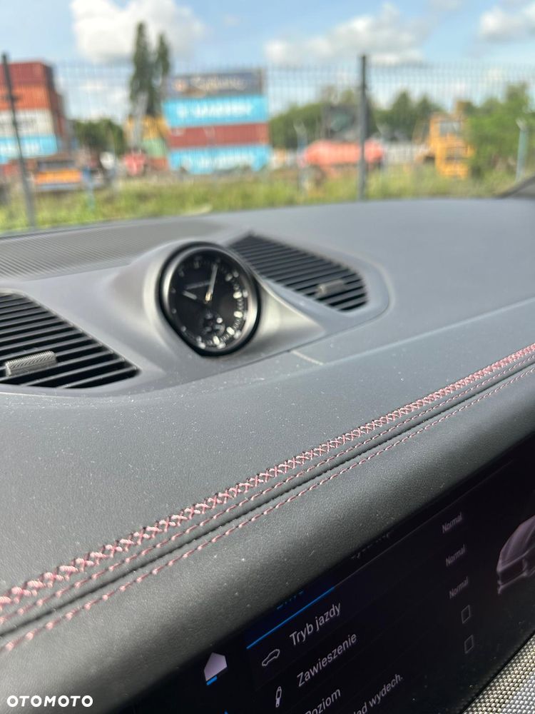 Porsche Cayenne - 4
