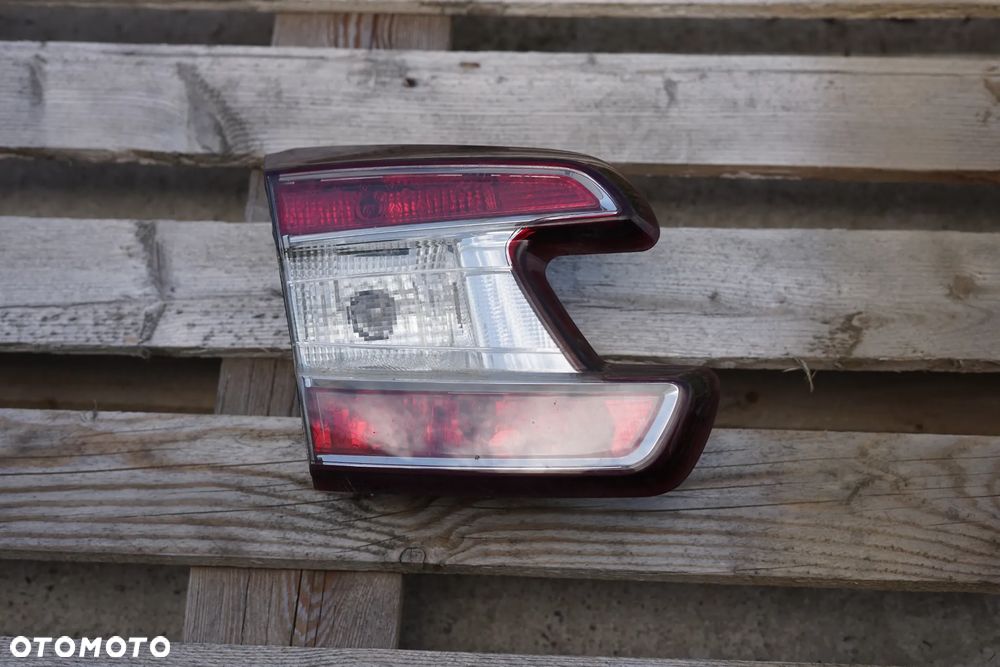Lampa tył tylna lewa w klapa Renault Megane III Kombi