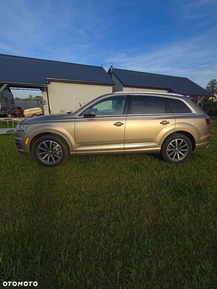 Audi Q7 - 1