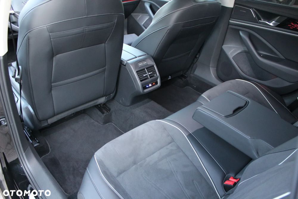 Volkswagen Passat 2.0 TDI EVO Elegance DSG - 15