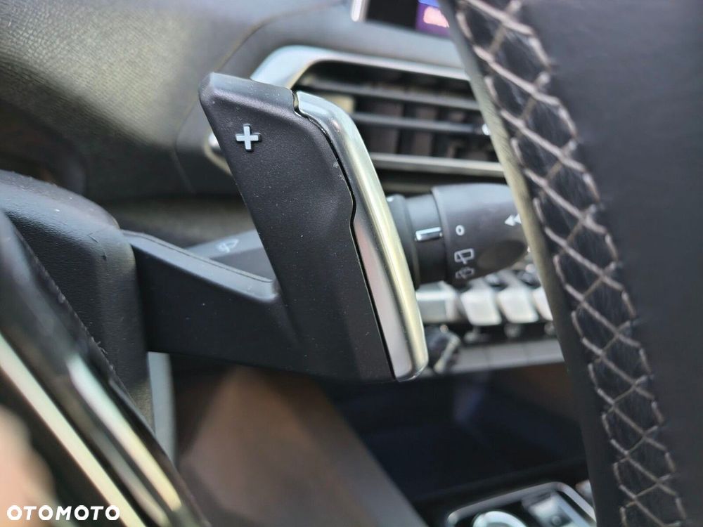 Peugeot 3008 1.2 PureTech Allure S&S EAT8 - 32
