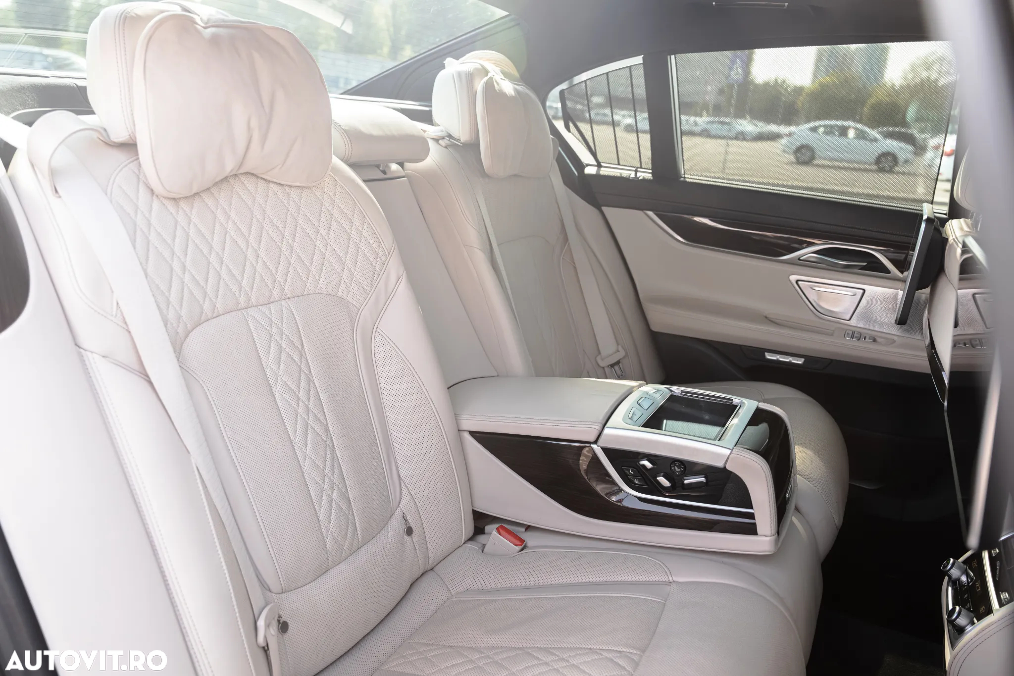 BMW Seria 7 750d xDrive - 24