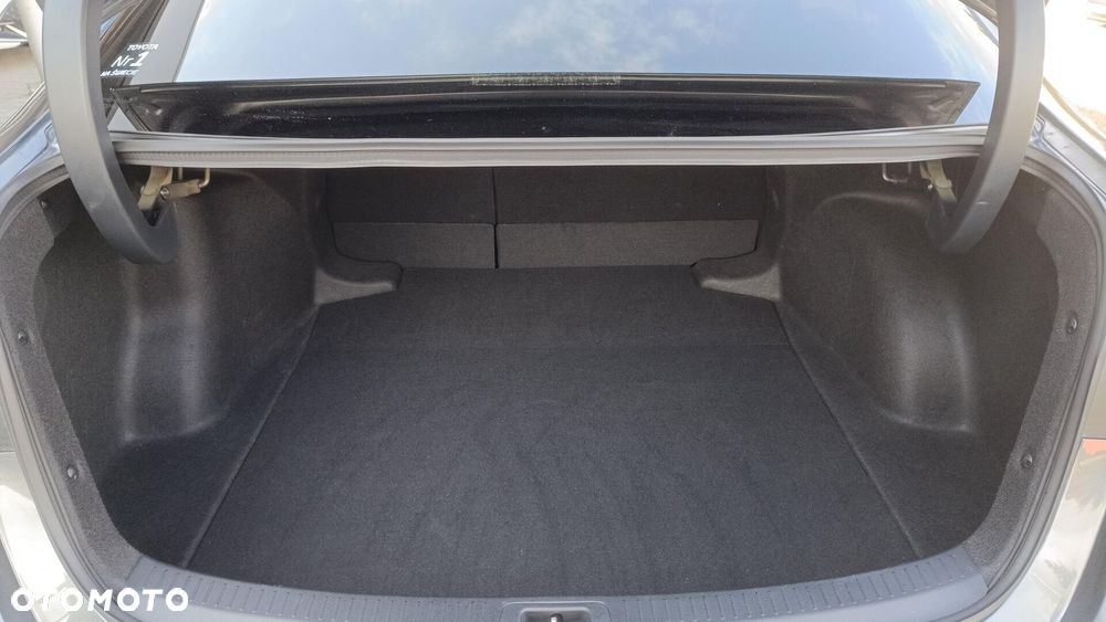 Toyota Corolla 1.8 Hybrid GR Sport Dynamic - 12