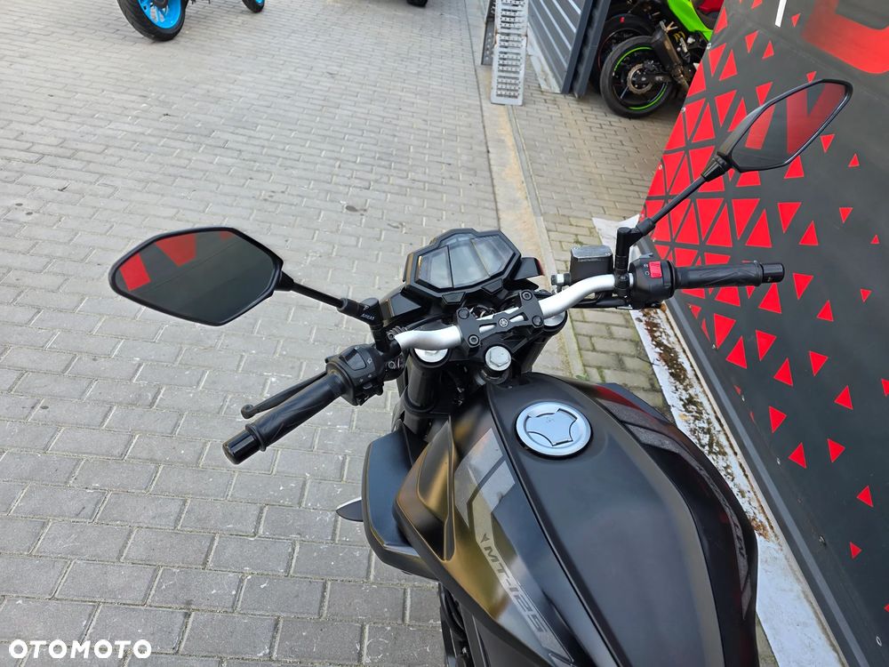 Yamaha MT - 17
