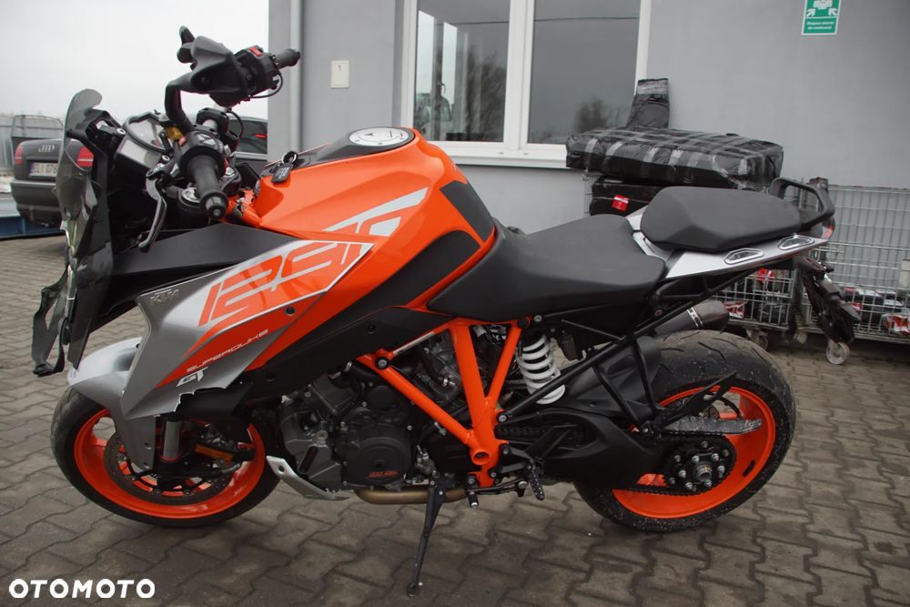 Motocykl na części KTM 1290 SUPER DUKE GT 2019 silnik dekiel osłona zbiornik licznik lagi laga lampa amortyzator felga rama dokumenty siedzenie przełącznik wydech akrapovic błotnik - 5