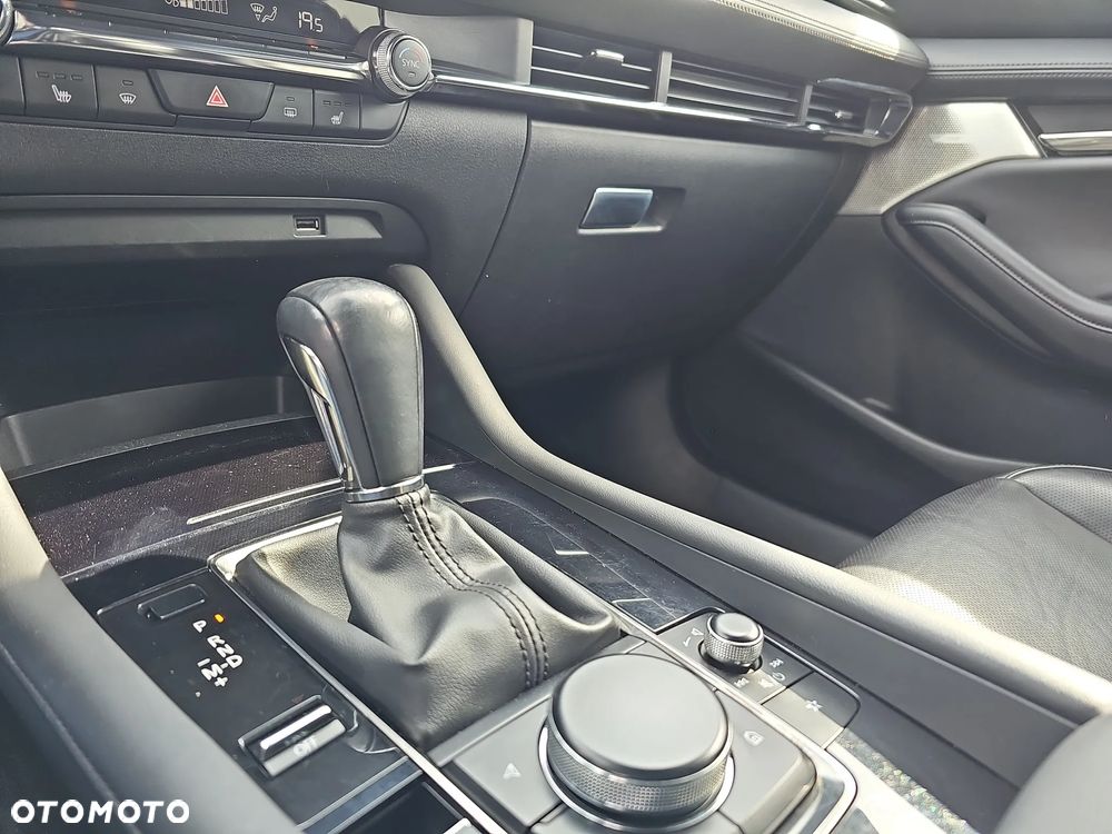 Mazda 3 2.0 mHEV Hikari - 24