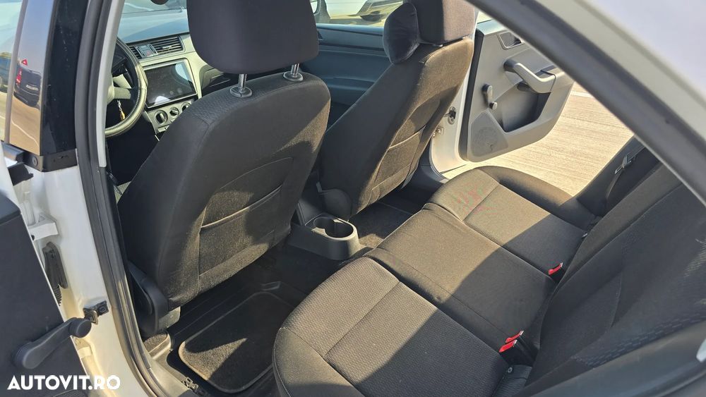 Skoda RAPID 1.6 TDI Ambition - 14