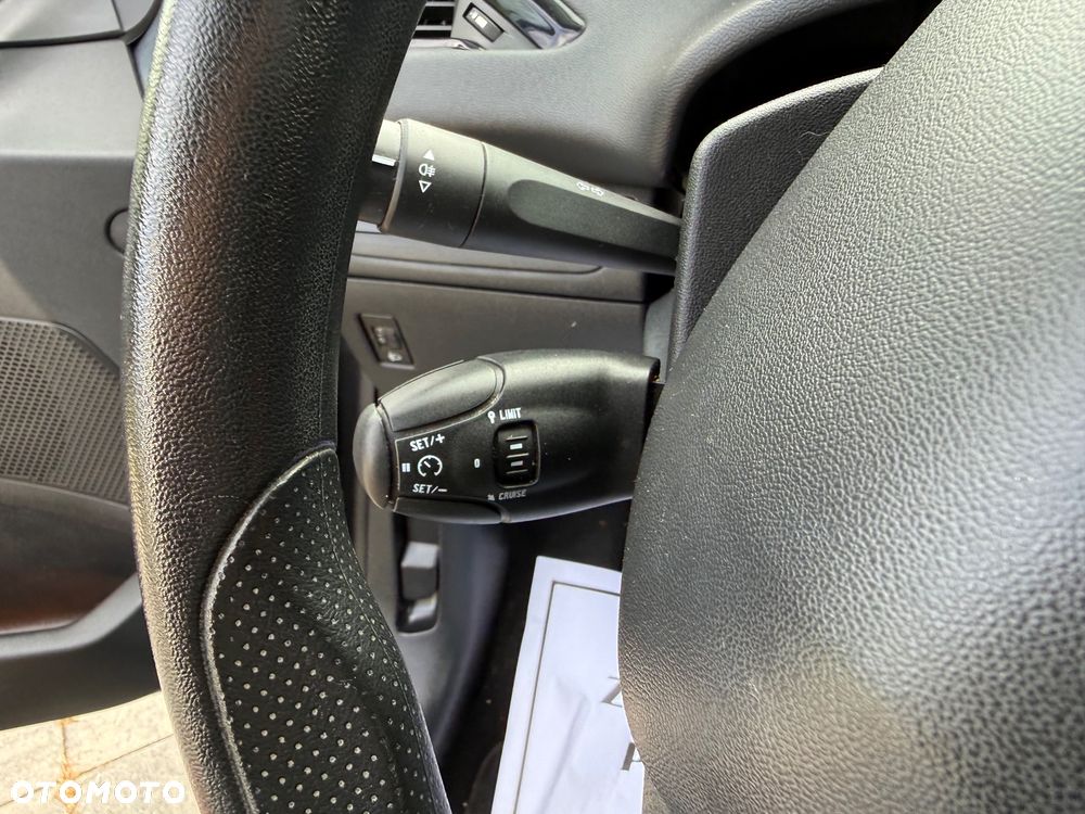 Peugeot 208 - 20