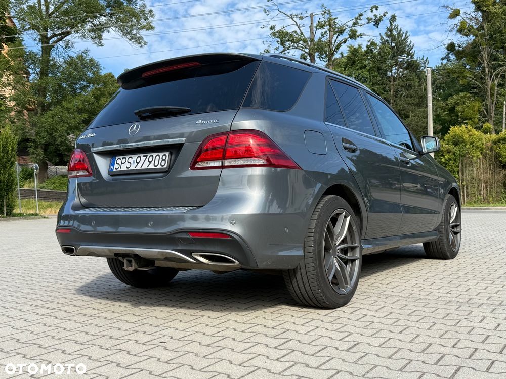 Mercedes-Benz GLE - 21