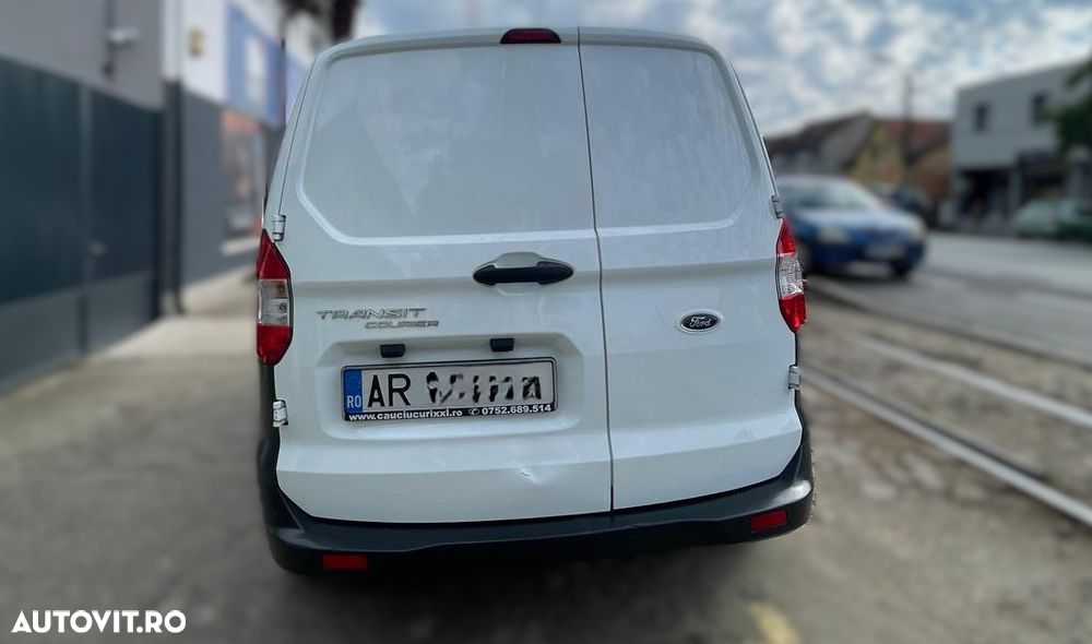 Ford Courier - 4