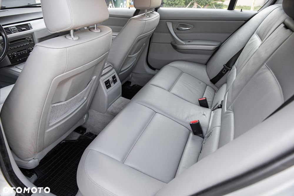 BMW Seria 3 325i - 18