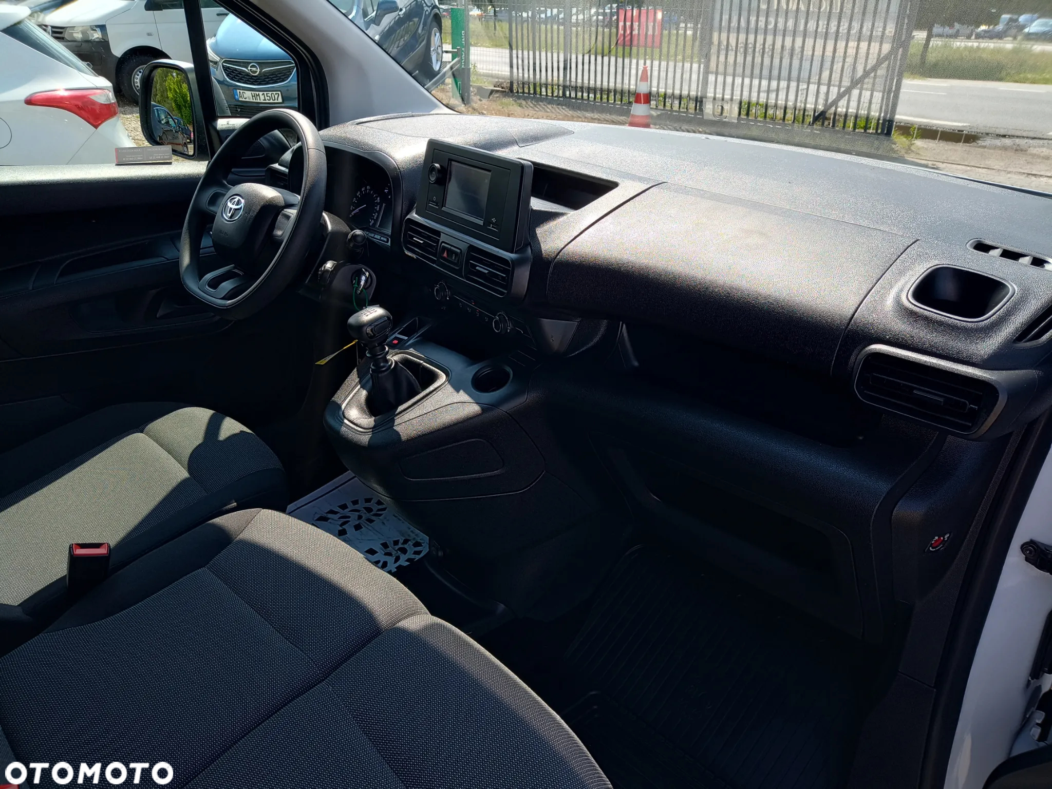 Toyota Proace City - 16