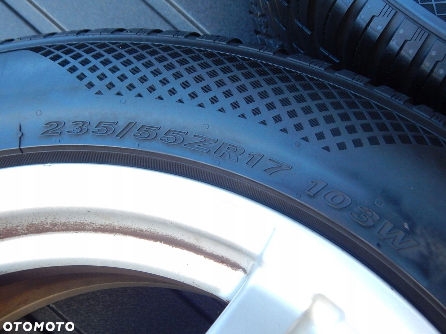 VW T5 koła alufelgi FELGI opony R17 235/55 bieżnik 4.67 7.32 - 10