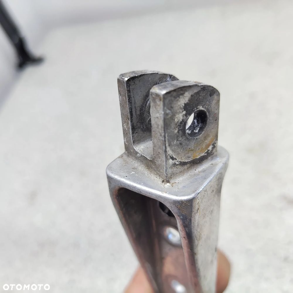 Podnóżek prawy przód, kierowcy Yamaha FZ6 - 9