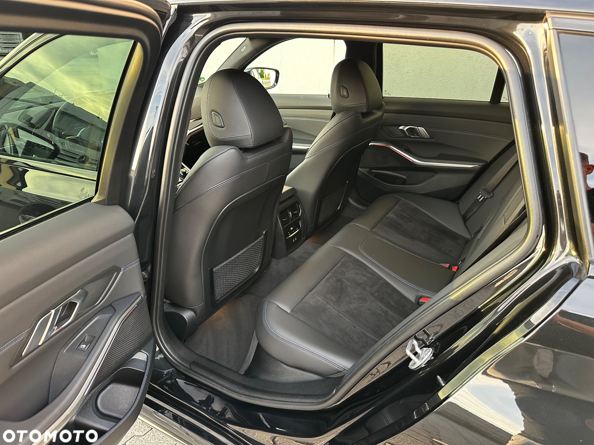 BMW Seria 3 320d Touring xDrive M Sport - 24