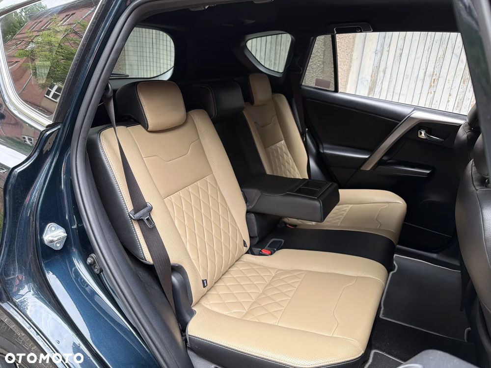 Toyota RAV4 Hybrid Selection 4x2 - 14