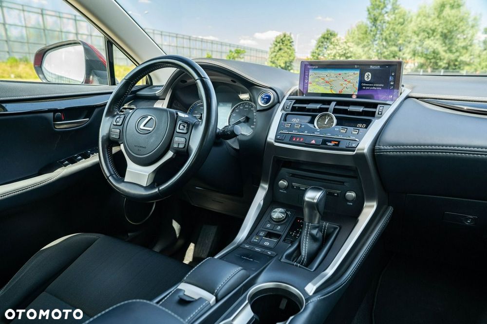 Lexus NX 300h Business Edition AWD - 27