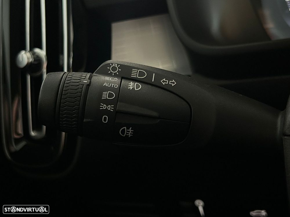 Volvo XC 40 2.0 D3 Momentum Plus Geartronic - 18