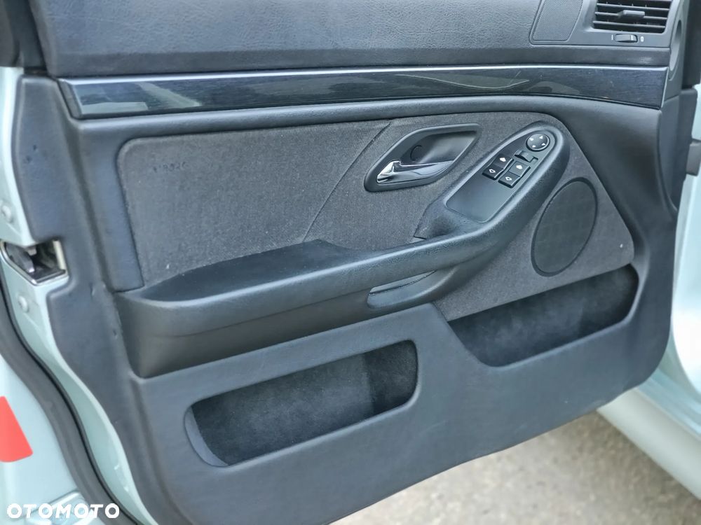 BMW Seria 5 520i - 12