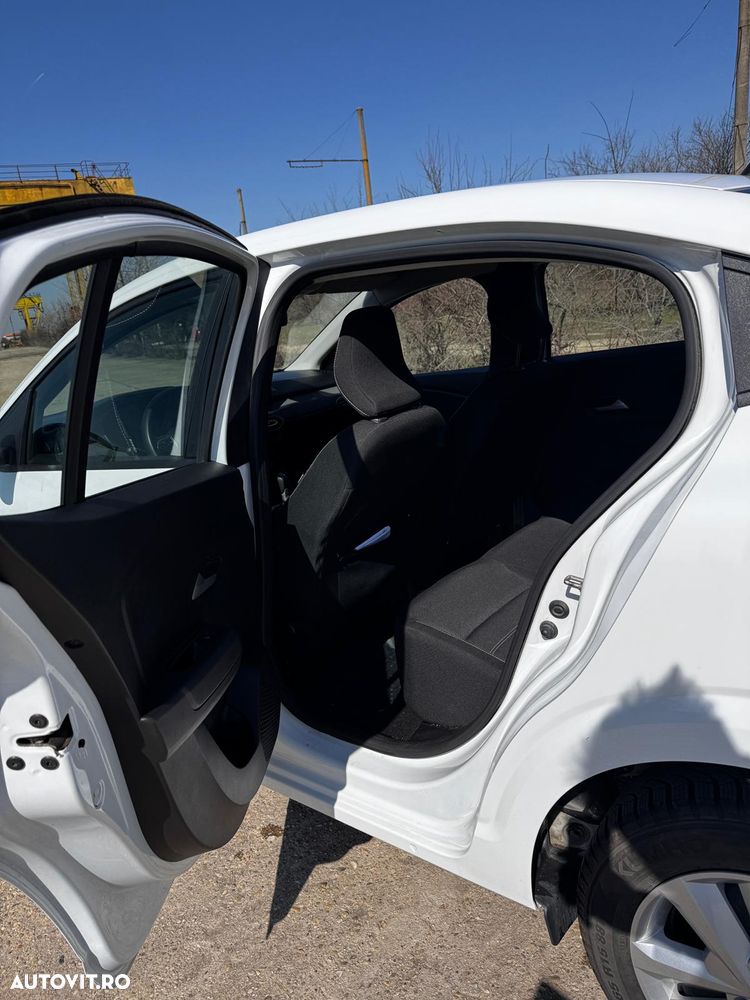 Dacia Logan TCe 90 CVT Comfort - 6