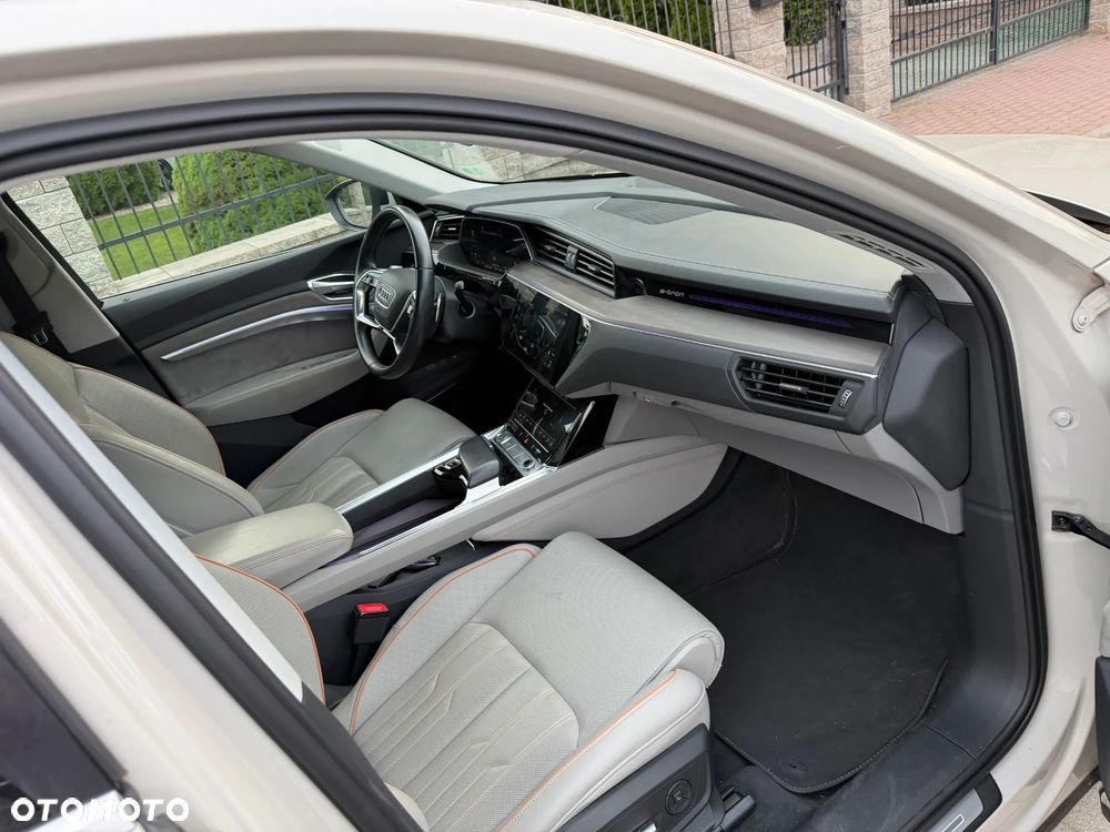 Audi e-tron 55 Quattro Advanced - 9