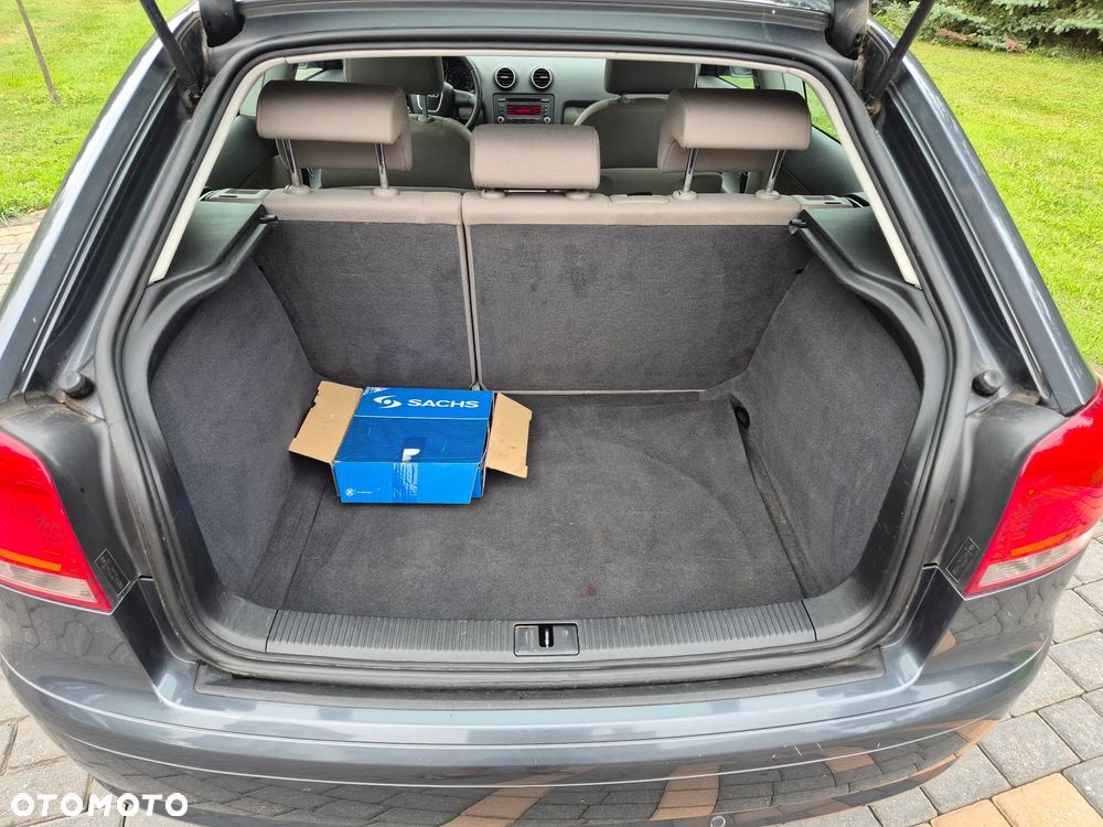 Audi A3 3-drzwiowe 1.6 Attraction - 28