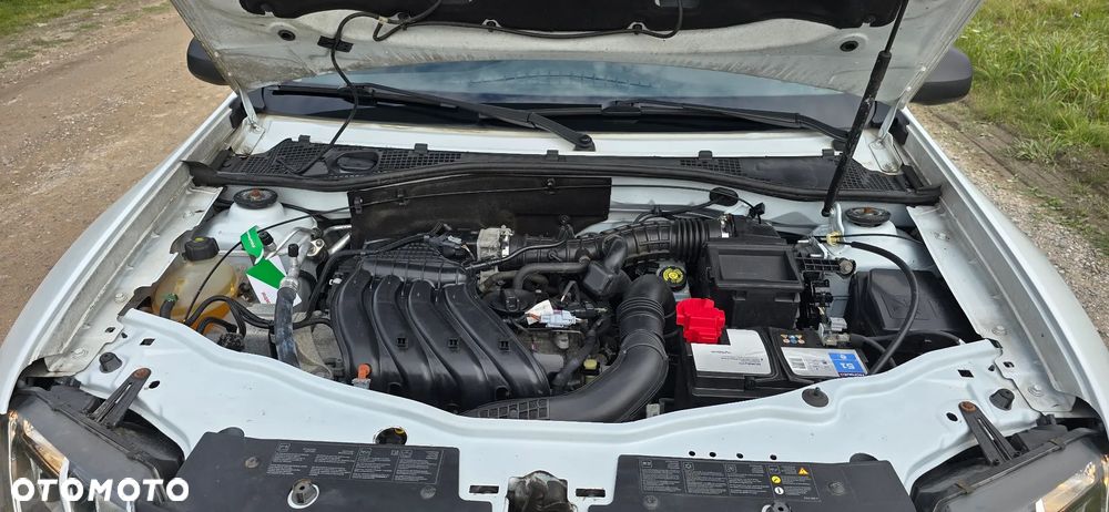 Dacia Duster 1.6 SCe Laureate S&S - 31