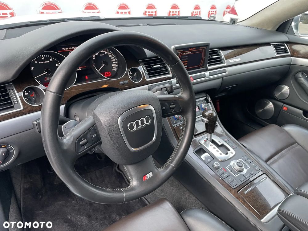 Audi S8 - 10
