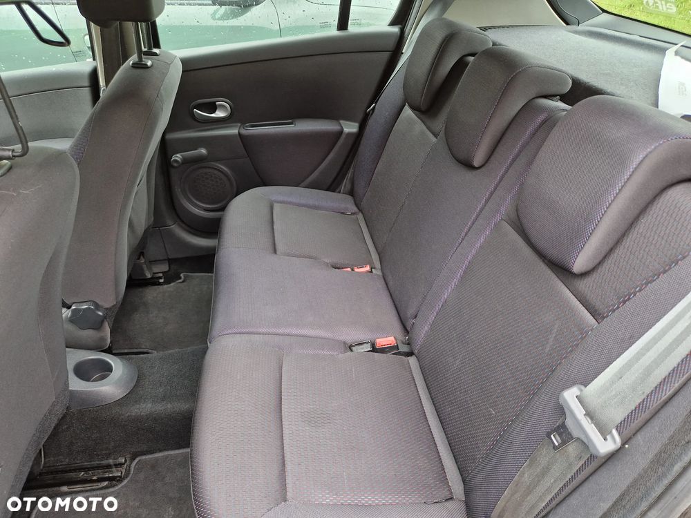 Renault Clio - 13