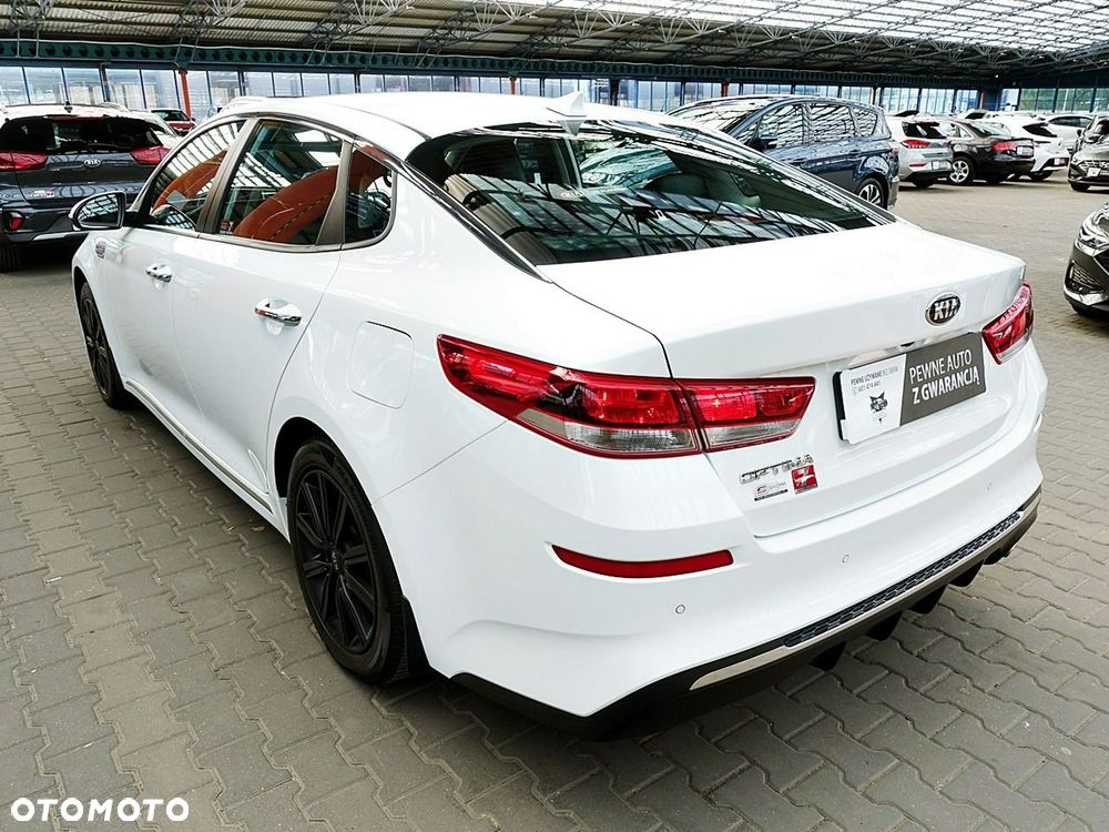 Kia Optima - 10