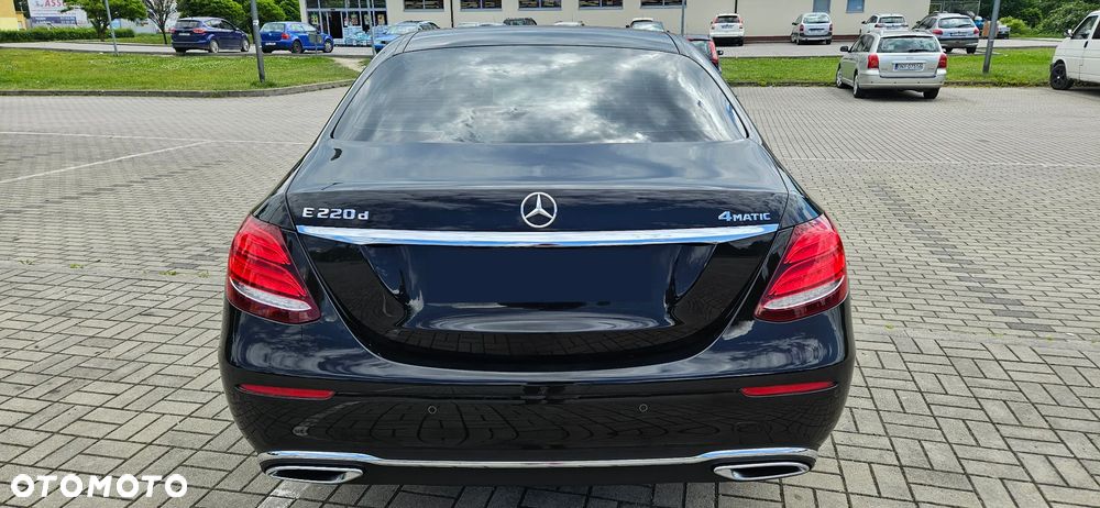 Mercedes-Benz Klasa E 220 d 4Matic 9G-TRONIC Avantgarde - 21