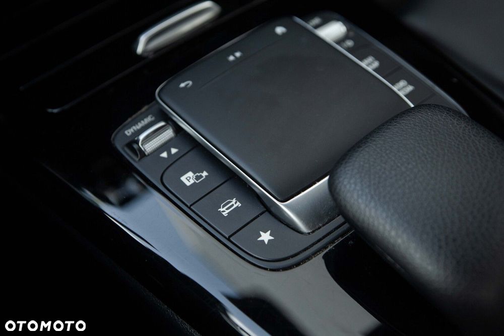 Mercedes-Benz Klasa A 180 Progressive 7G-DCT - 28