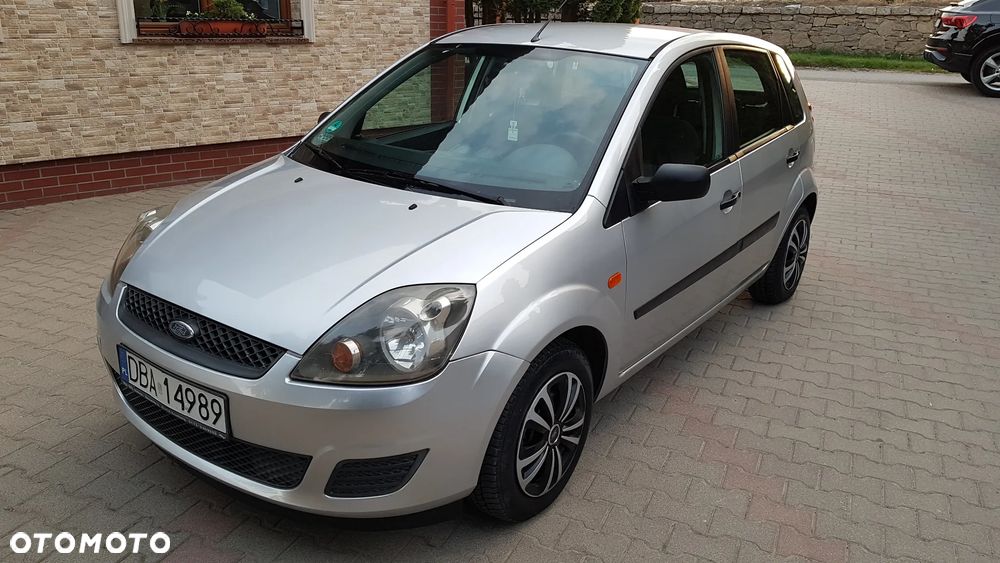 Ford Fiesta 1.25 Trend - 28