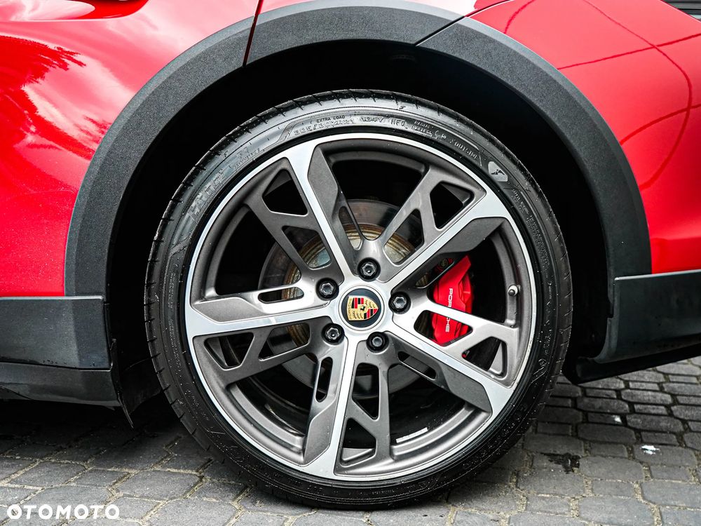 Porsche Taycan 4S - 10
