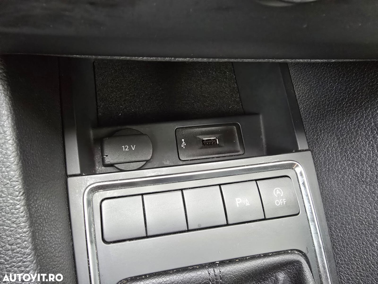 Volkswagen Jetta 2.0 TDI Comfortline - 26